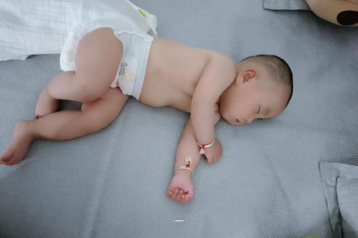 偃师几个月宝宝会抬头